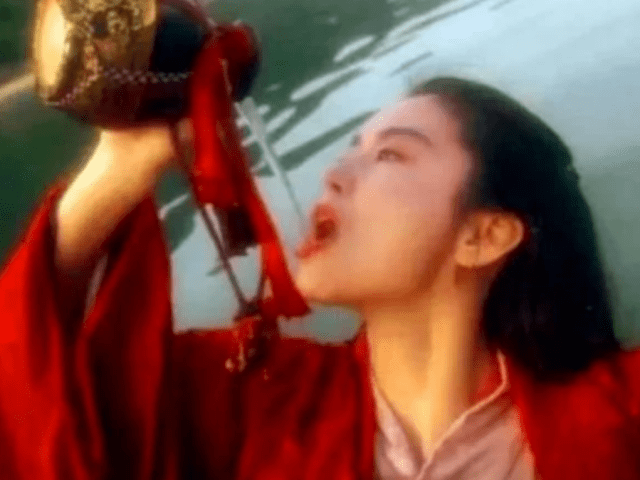 周星驰|电影史上“最无法超越”的4个瞬间，小李子举杯，周星驰的苦笑