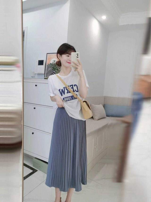 什么|秋天针织衫里穿什么?看看这些基础款单品,时髦百搭又温柔