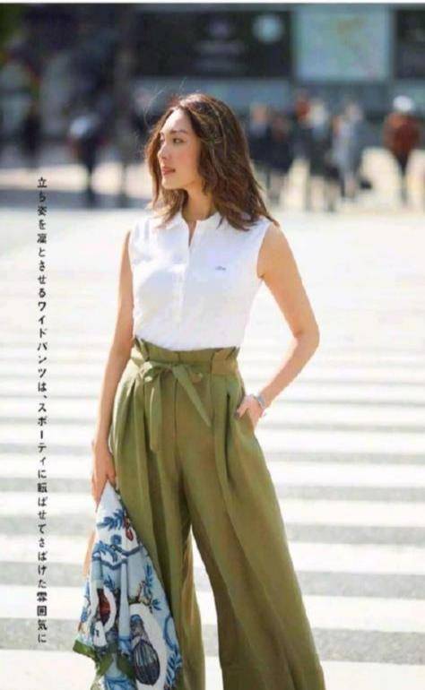 因为|女人过了四十岁，可以尝试一下这款“显瘦裤”，时髦大气又显身材