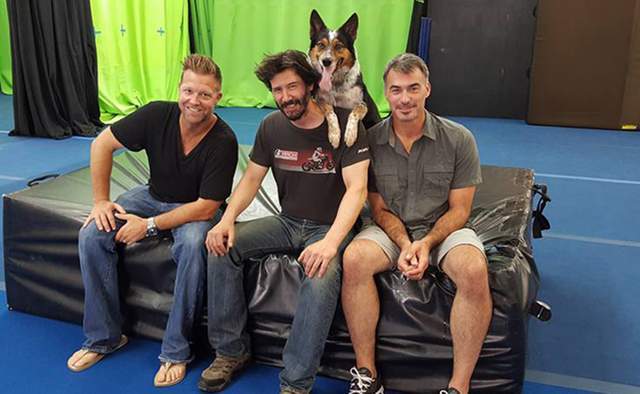 基努里维斯|狂揽109亿票房22年，黑客帝国4回归，57岁“杀神尼奥”还能打吗？