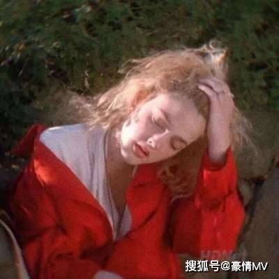 女生|欧美头像女生高冷霸气2021_欧美ins女生头像风高清街头