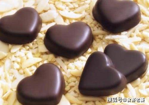 因为|女孩子最喜欢的5零食，男生看了都嘴馋，全吃过的是“小富婆”