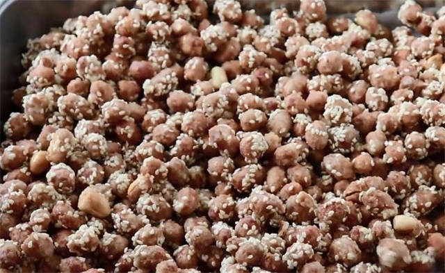 做法|花生米怎样做才好吃?教你新吃法,香甜酥脆又好吃,真解馋