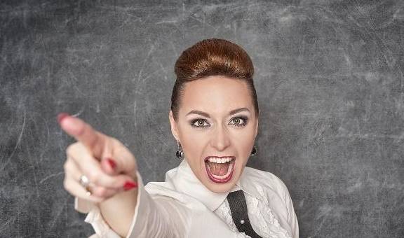 眼睛|肝脏不好的人，除了戒酒，日常5个坏习惯，也应自觉改过