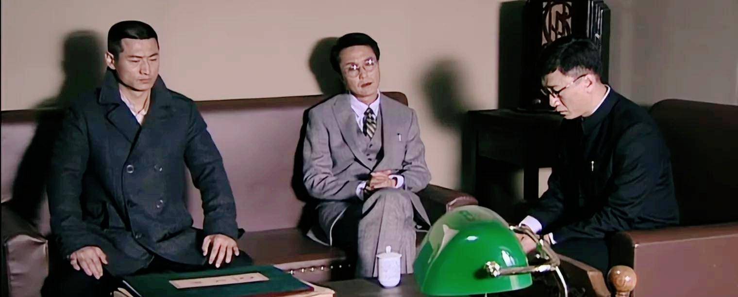 敌人|谍战剧《潜伏》与《风筝》对比看，二者的差距还是很明显