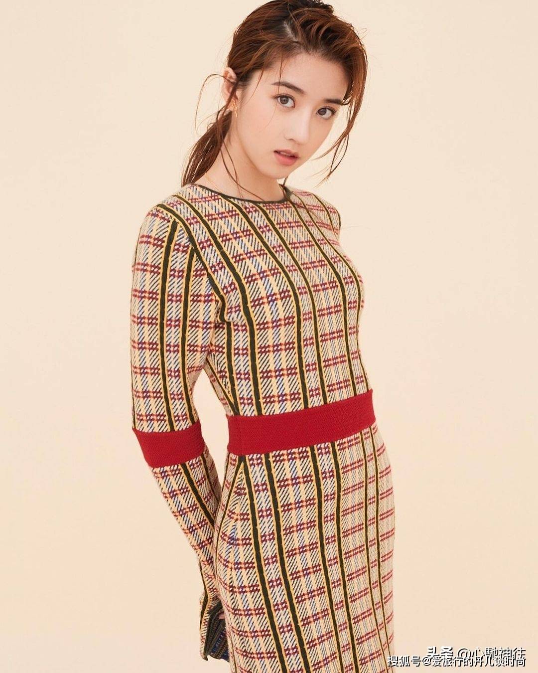 好身材|新加坡大美女李凯馨的时尚穿搭,“高颜值”“好身材”行走的衣架