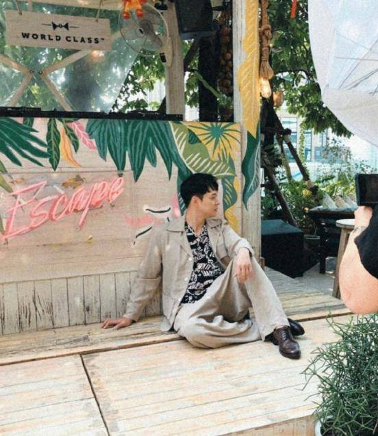 橙色|朴有天复出了?穿学生装拍写真状态好,网友:什么时候安排柯震东