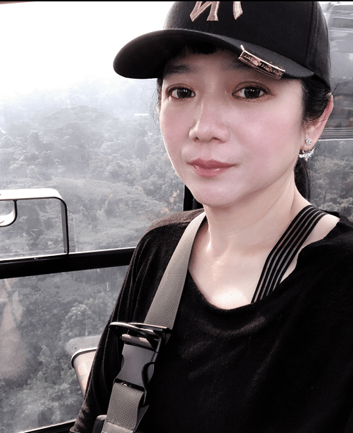 前妻|林瑞阳前妻保养得真好，和女儿同框分不清谁是妈妈，自然状态真美
