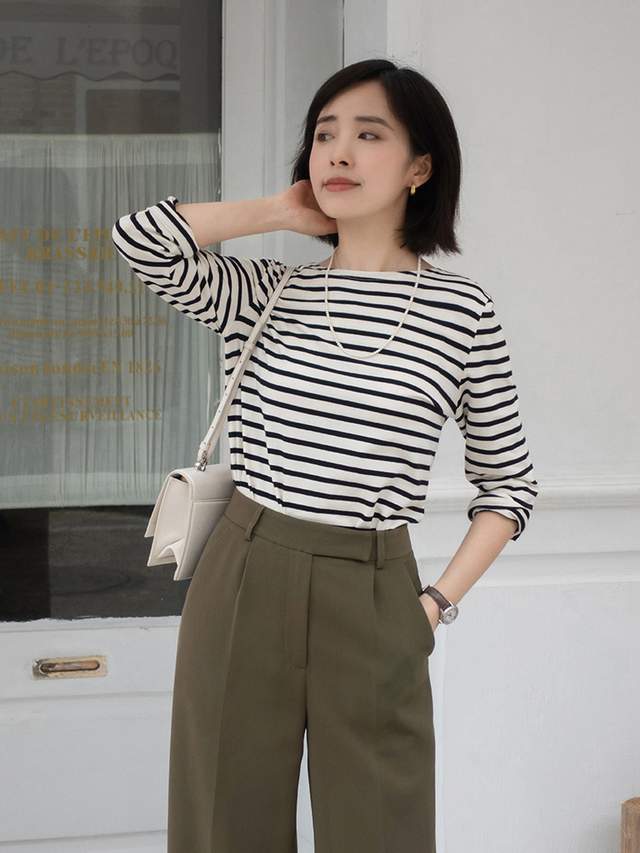 西裤|今年秋天“条纹衫”又火了，搭配上牛仔裤或直筒西裤，高级又洋气