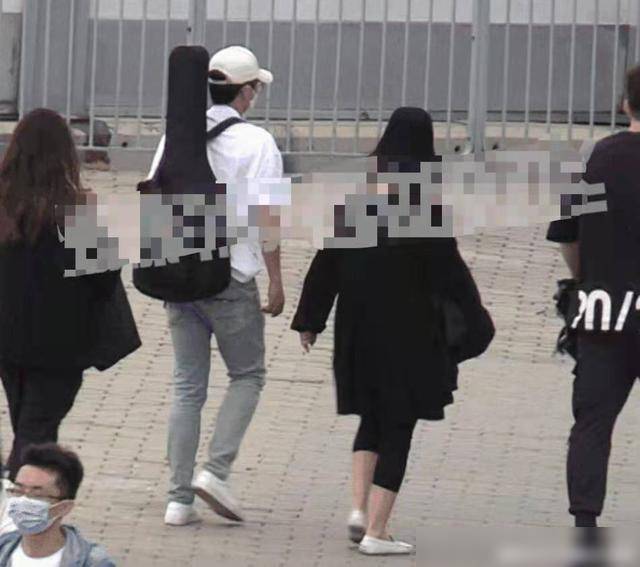 跳跳|张杰谢娜结婚10周年，喜得二胎女儿小咘芽，已回归《快乐大本营》