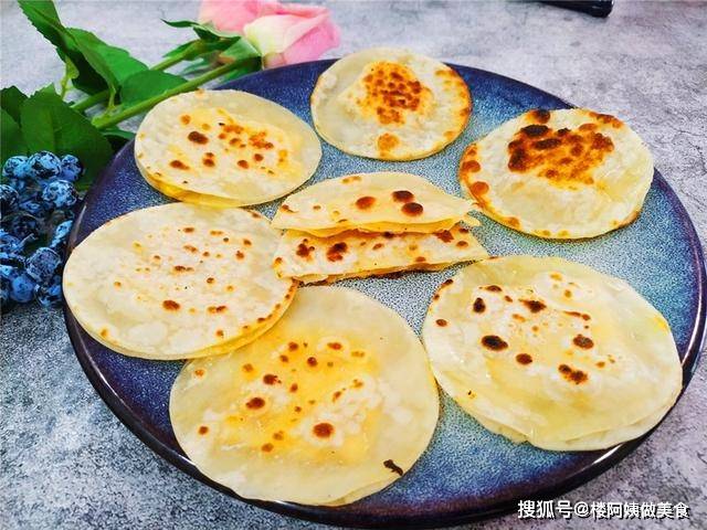 棒极了|饺子皮别再包饺子了，裹上芝士煎一煎，冬天给孩子做早餐棒极了