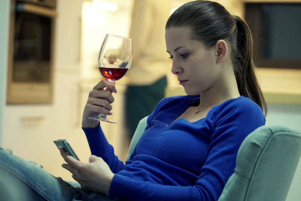 年份|欢乐少年派试镜教你分辨葡萄酒年份和区别