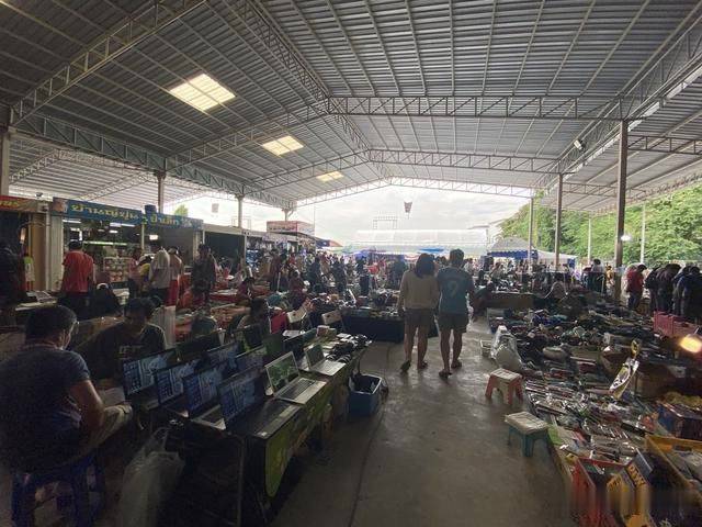 曼谷最大二手市场有谁去过？据说比扎度扎周末市场更有乐趣