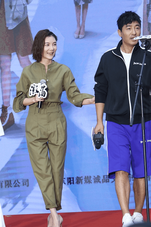什么|果然人美穿什么都好看，即使车晓的打扮有些简单，但看着也很高级