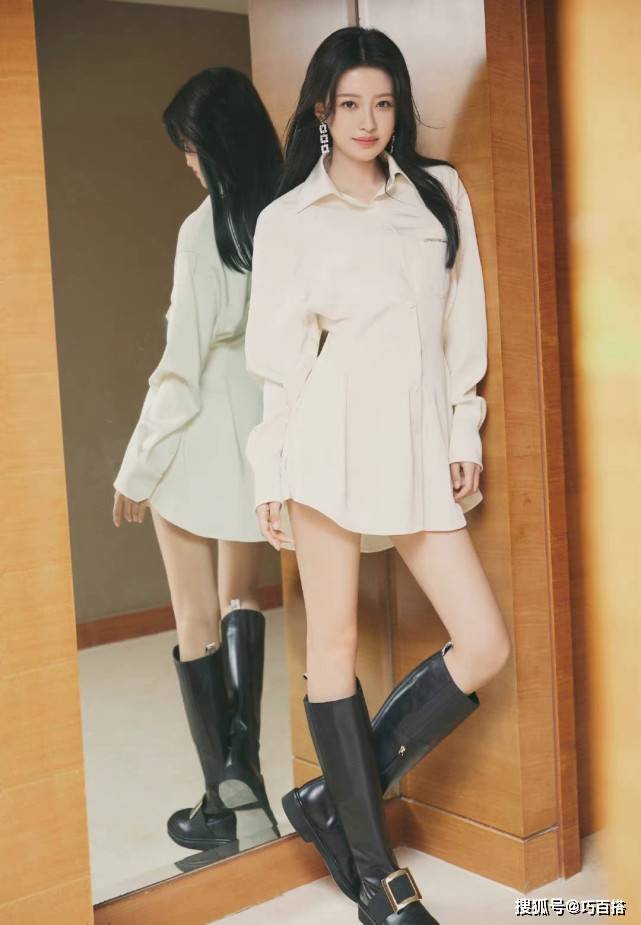 耳坠|孙怡当妈后更美了!白色衬衫搭配骑士靴,又性感又气质
