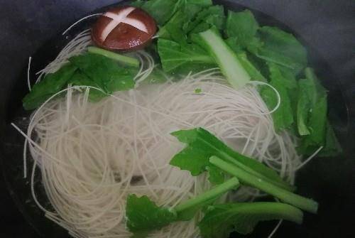 做法|冬天,全家人最爱的早餐,5分钟出锅,酸辣开胃,吃完全身都暖和