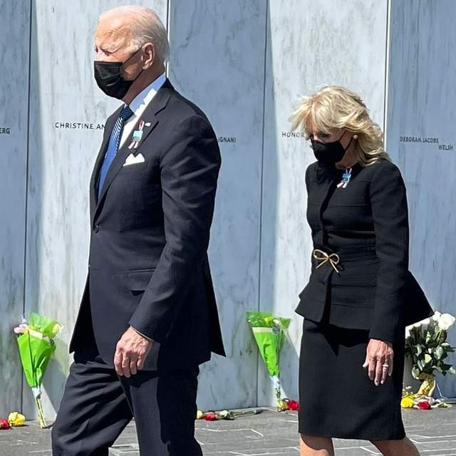 希拉里|三位第一夫人罕同框,米歇尔居C位希拉里变温柔,吉尔打扮不得体