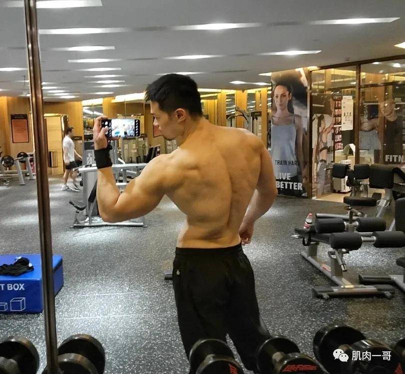 身材|身高190cm体重88公斤，这哥们也太猛了