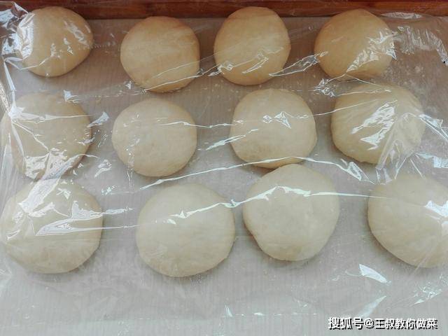 温度|爱吃面包，一定要做这款经典老面包，味道超赞，网友：来挑战一下