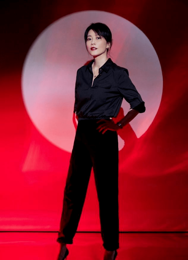 黑色|今年初秋的王炸组合超美！衬衫+直筒裤百搭且实穿，谁穿谁洋气