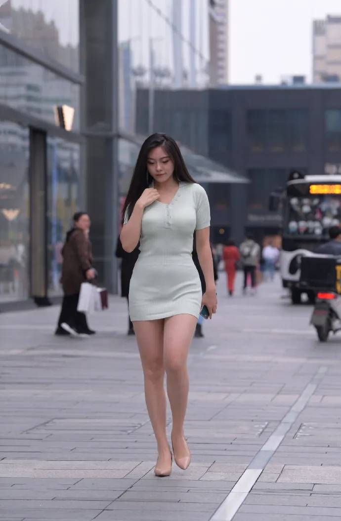 身材|恰到好处的穿搭方法，妩媚又耐看，带给我们心情愉悦的美感