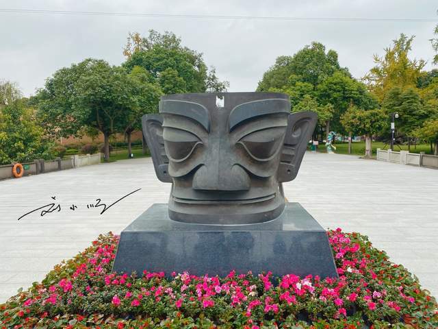 三星堆博物馆 青铜大立人 三星堆文化_世界博物馆之谜