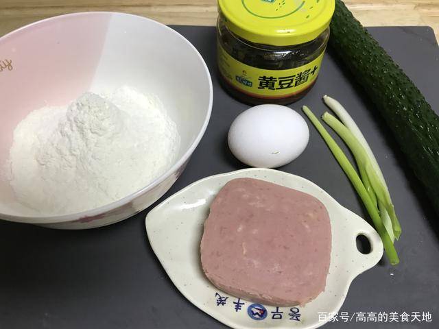 操作|快速做营养鸡蛋饼,不发面不醒面,筷子一搅,10分钟搞定全家早餐