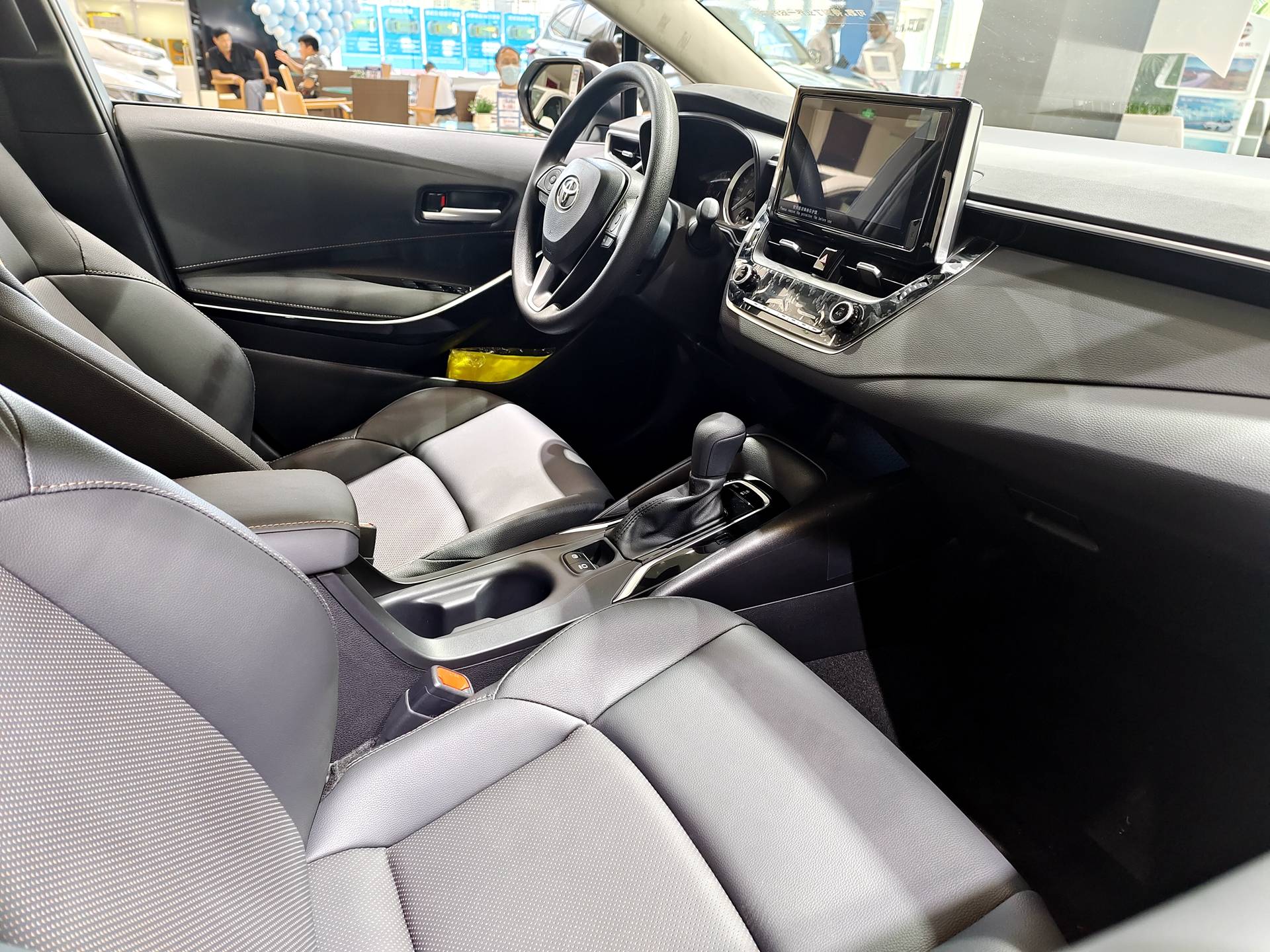 大号雷凌还是小号凯美瑞?到店实拍丰田凌尚 空间出色