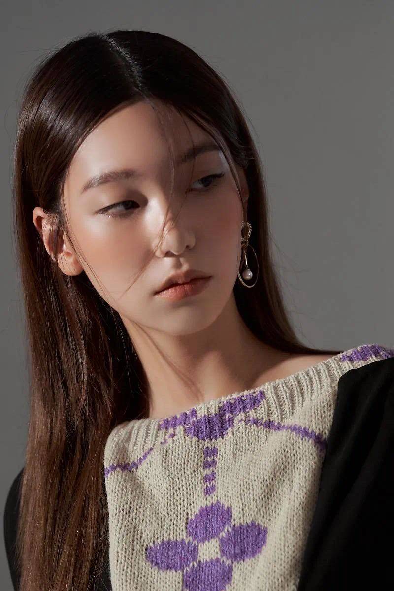 角度|蒜头鼻凸嘴的最矮超模，穿百来块衣服却深得品牌宠爱，真让人难懂