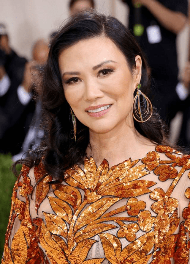 漂亮|邓文迪自信又真实，布满皱纹的脸不打针不修饰，52岁还这么漂亮！