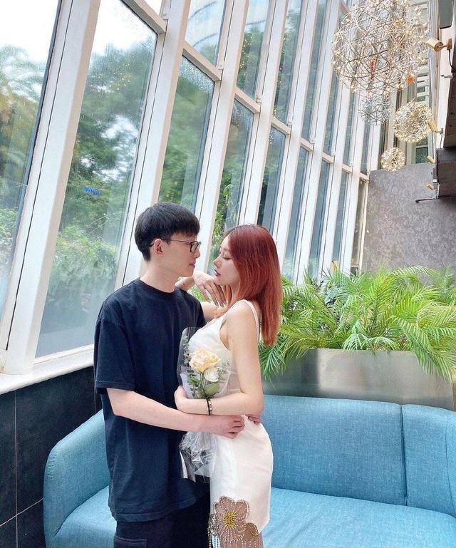 好身材|范志毅的女儿美得高调，吊带裙拼接珍珠流苏，好身材展露无遗