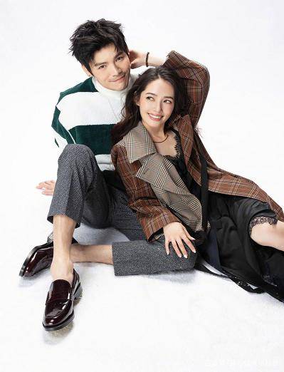 郭碧婷|郭碧婷向佐拍写真，小两口甜蜜十足，在时尚的道路上诠释自我魅力