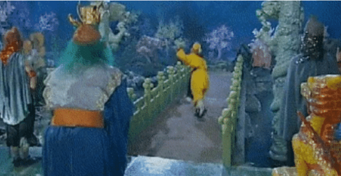 龙宫|《西游记》骗了观众35年，去掉特效后镜头很尬，猴哥背影让人泪崩