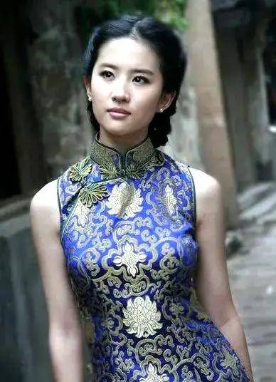 电影|8位穿旗袍的女星,有的“美出天际”,有的“体壮如牛”