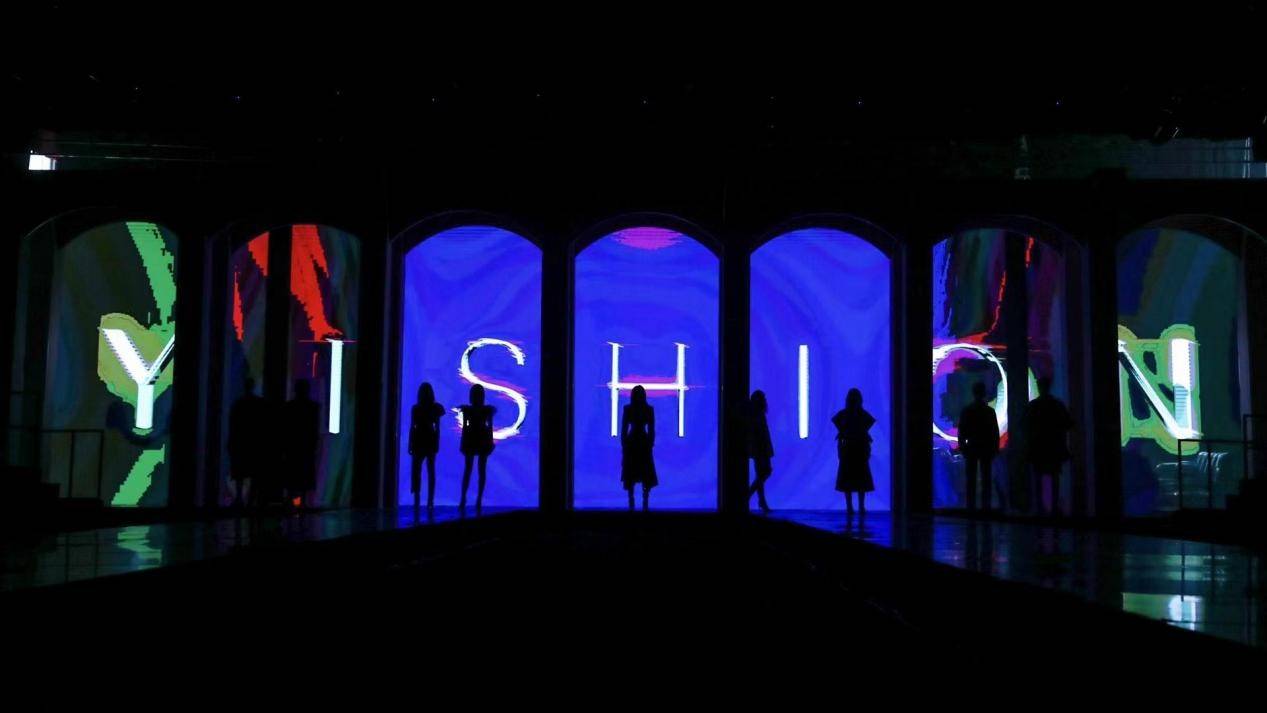 切换|YISHION以纯 2022春夏时装秀 多场景切换的穿衣哲学