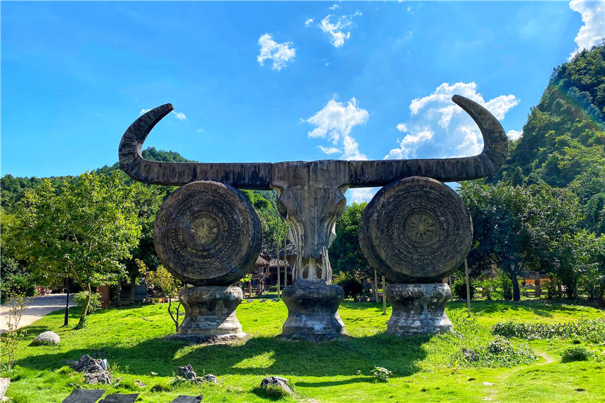 贵州大山深处的瑶族山寨,百年禾仓群十分原生态,宛若世外桃源_瑶山