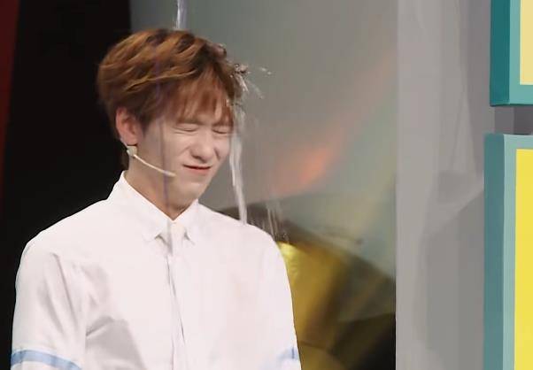 梁森|余景天接受泼水惩罚，妆容被冲刷干净露出素颜，整没整容一目了然