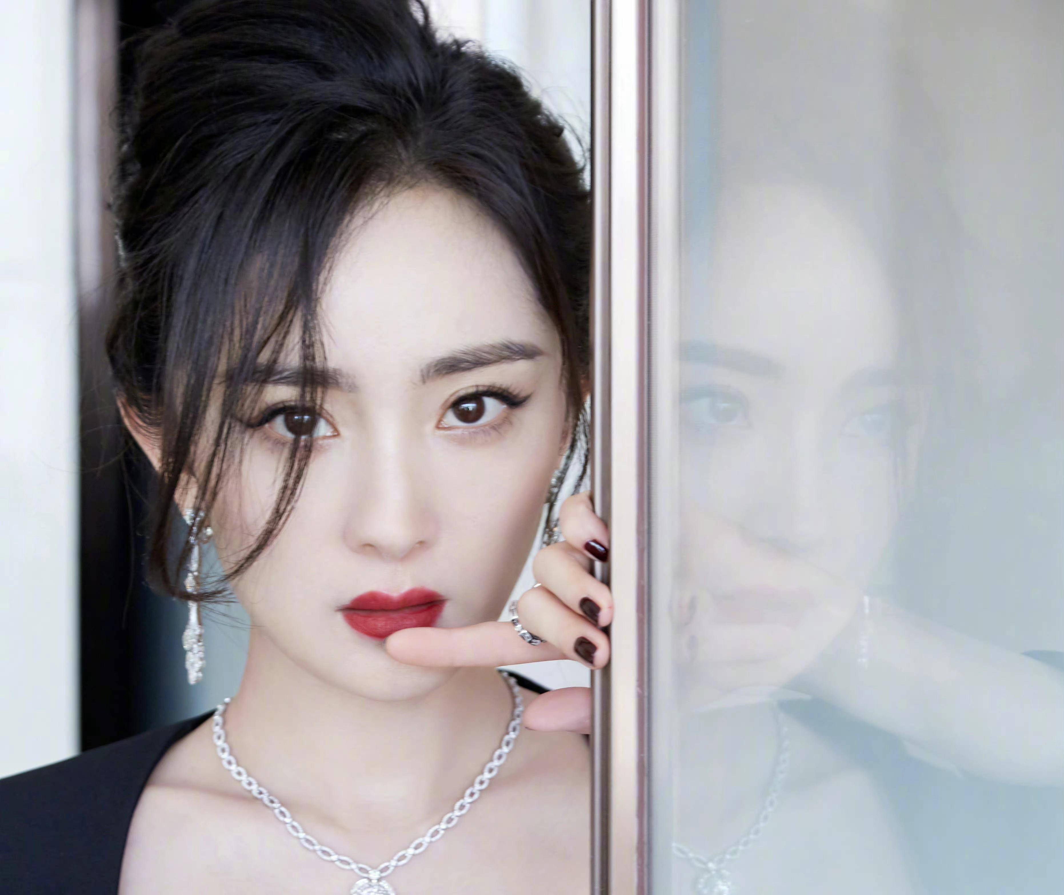 何赛飞|这6位女星的“狐狸眼”太美了,妩媚中透着灵动,媚到了骨子里