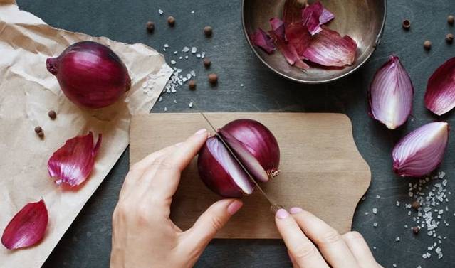 降低|血糖高，脸先知，多吃三菜，常饮三水，多按三穴，可平稳血糖！