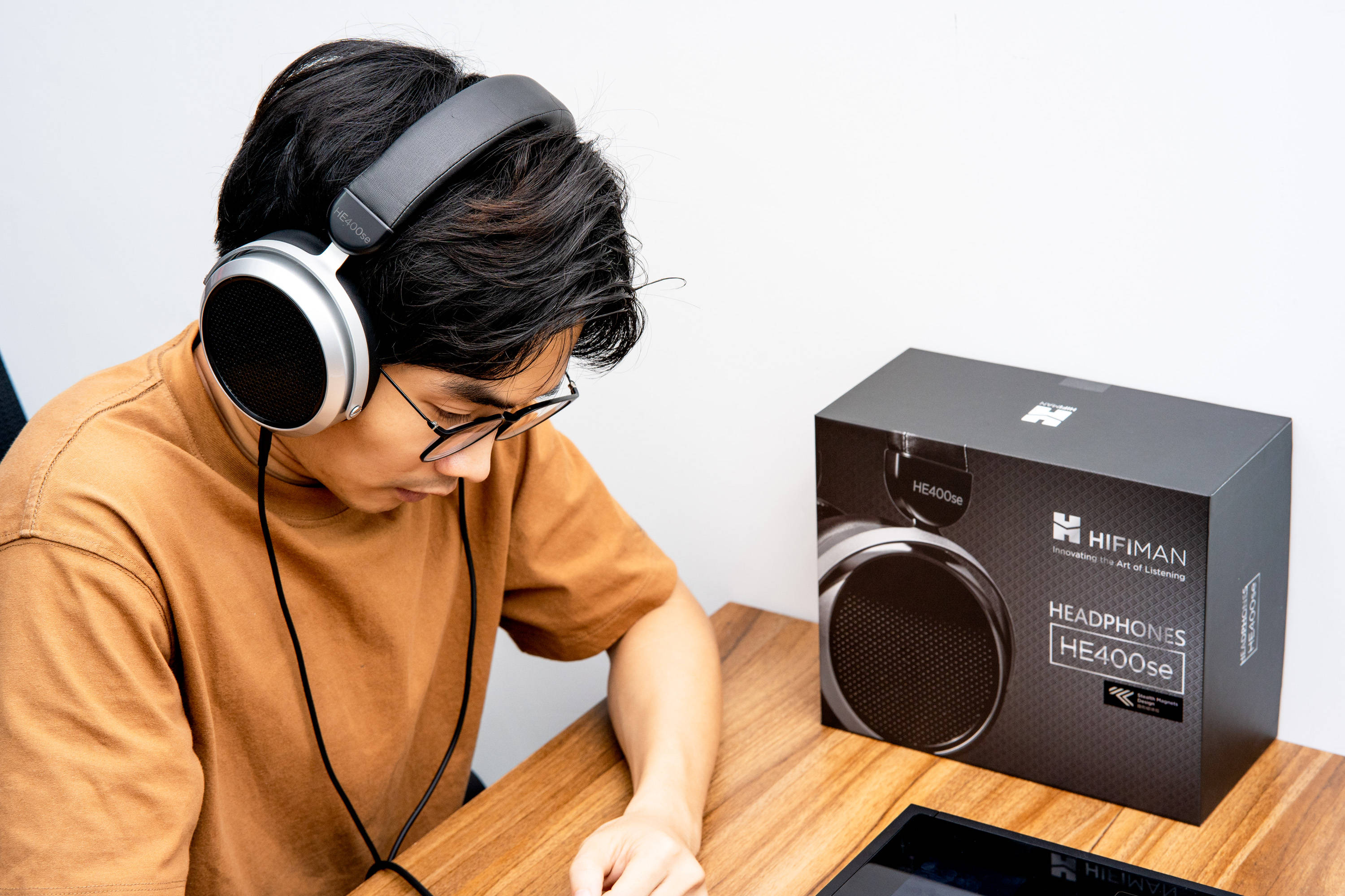 平板|千元级入门平板耳机新选择，HIFIMAN HE400SE隐形磁体版值得一玩