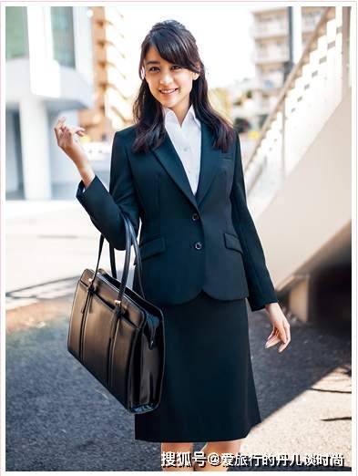 颜色|美女模特的时尚穿搭，5种颜色搭配搞定，您也能做得到呢