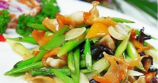 什么菜炒出来是红色的 c87d4144414041659d73fd79cc1283f6.jpeg