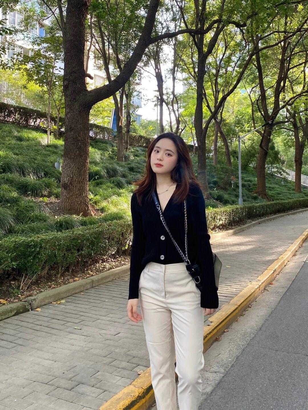 显得|秋天穿搭没头绪？这几款“裤子”时髦百搭不挑人，遮肉显瘦又洋气