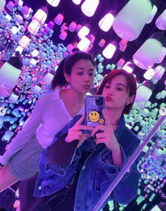 合体|杨丞琳「上海逛美术馆」全被拍!陈妍希短裤泄铅笔腿…合体闺蜜嗨爆