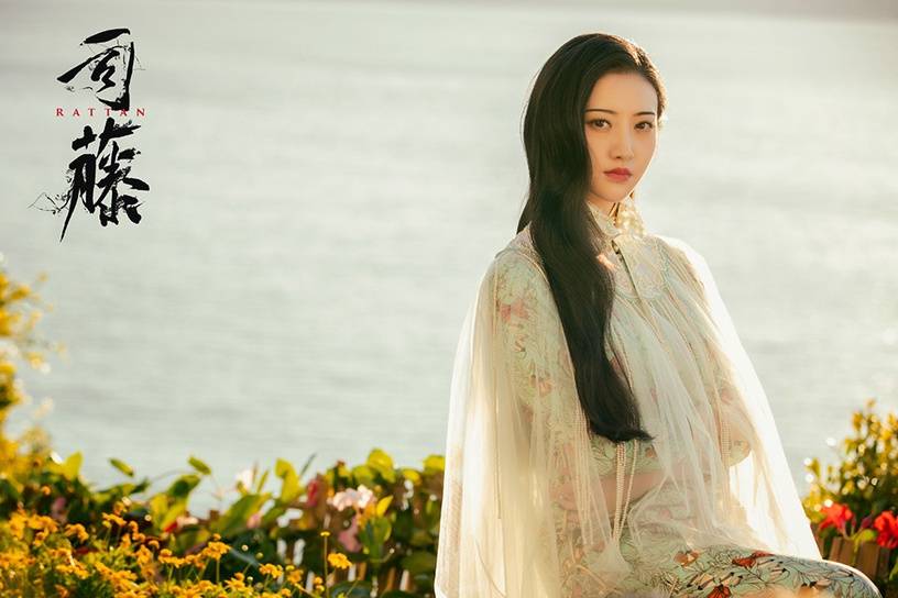 景甜|2021更胜原著小说女主TOP 10！景甜、白鹿上榜，迪丽热巴「晶晶」比小说更可爱