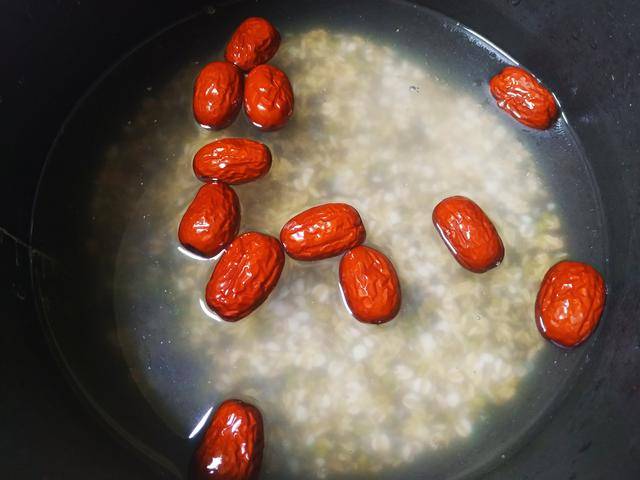 天气|寒露后天气转冷，早餐不能含糊，这粥营养又滋补，家人常吃更受益