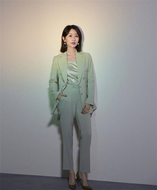 中性|会穿的女人：不仅懂配色，还得会技巧！瞧这位博主这样穿是有多美