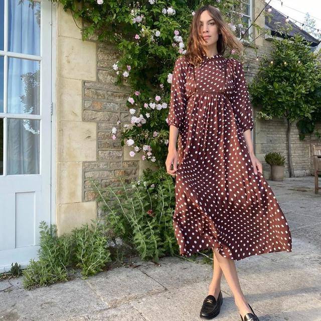 整体|打败小白鞋成为今秋“最百搭鞋”，有关它的7Days搭配送给你