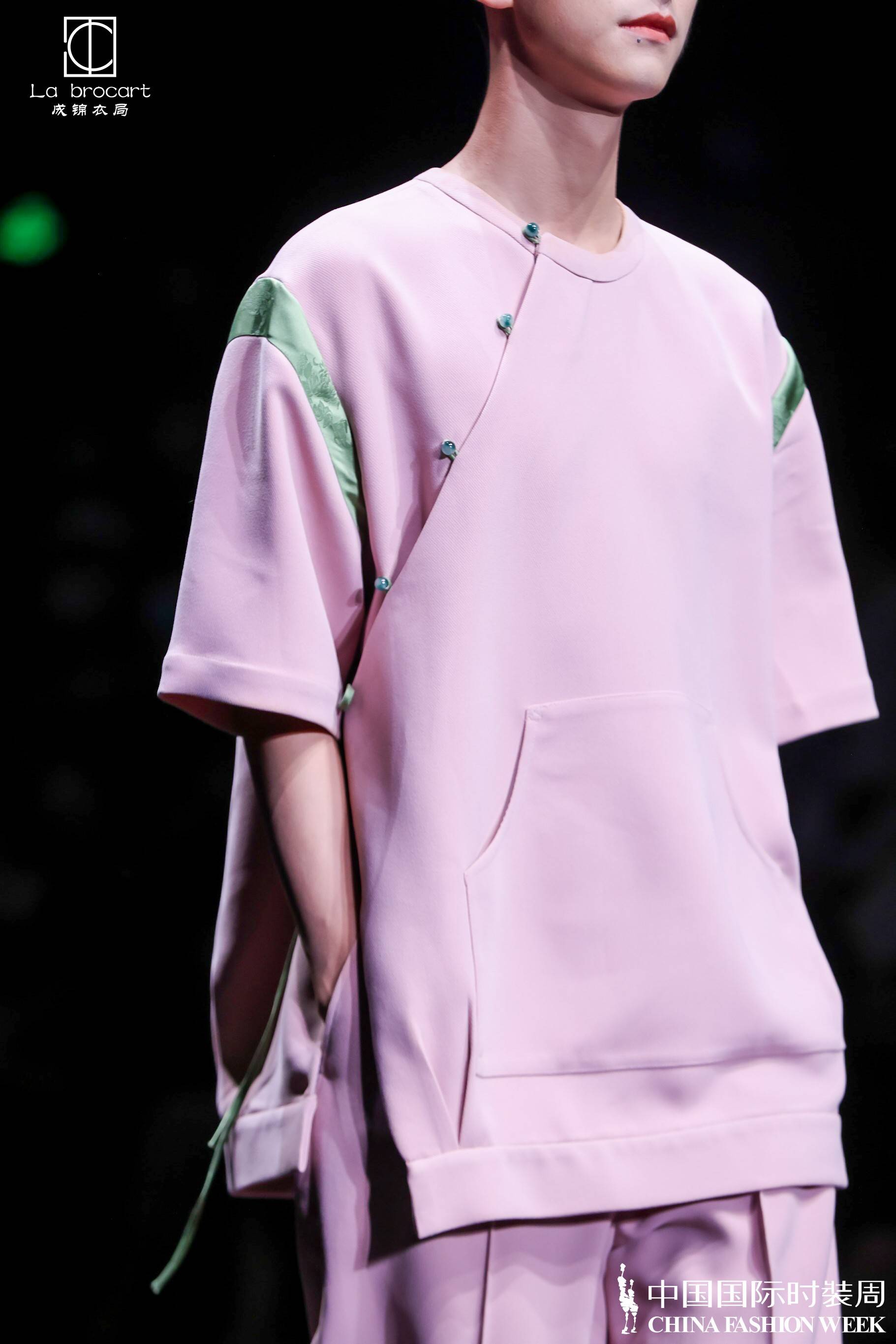 色彩|关于成锦衣局的《回眸游园会》，你应该知道的三件事