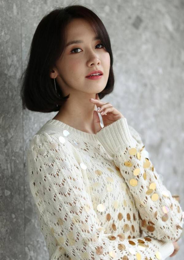 袜子|32岁沈梦辰少女感满满,裤脚塞进袜子中,却意外显得腿很长